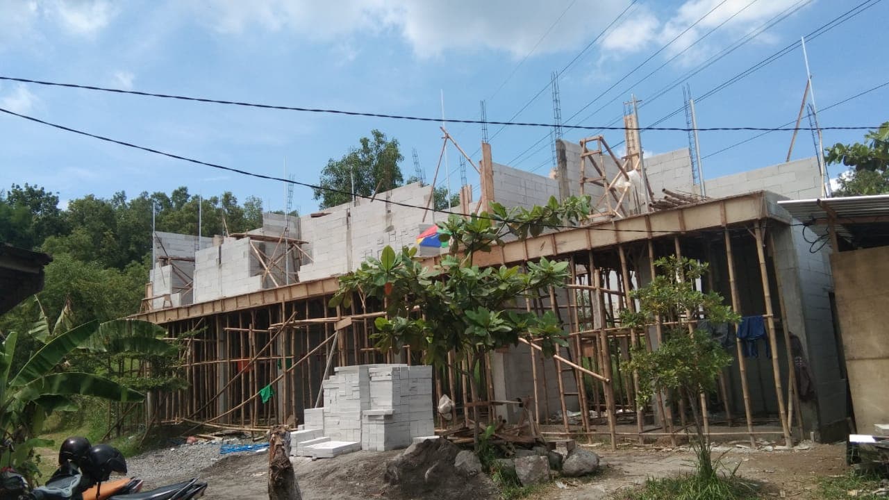 Pembangunan Kos Nadine UNS